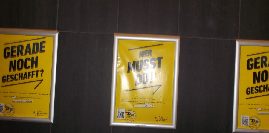 Präsentieren Sie doch Ihre Werbekampagne durch unsere CityToi – Alurahmen am stillen Örtchen!